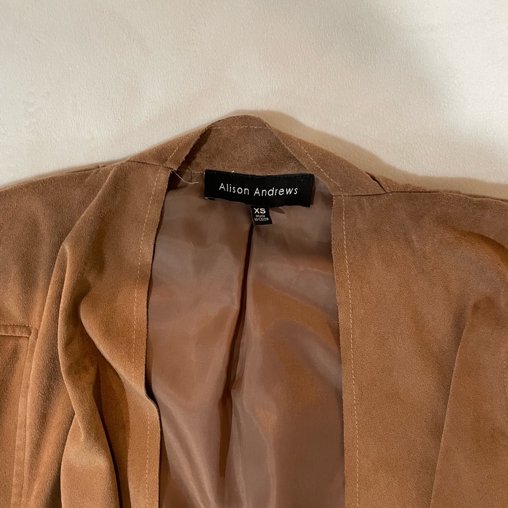 Blazer - Picture 4 of 4